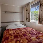 Mobil-home 4 Personnes בית נופש Roquefeuil