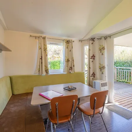 Mobil-home Climatise 4 Pers 別荘