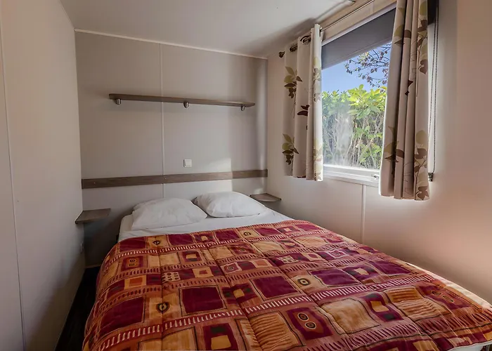 Mobil-home 4 Personnes *